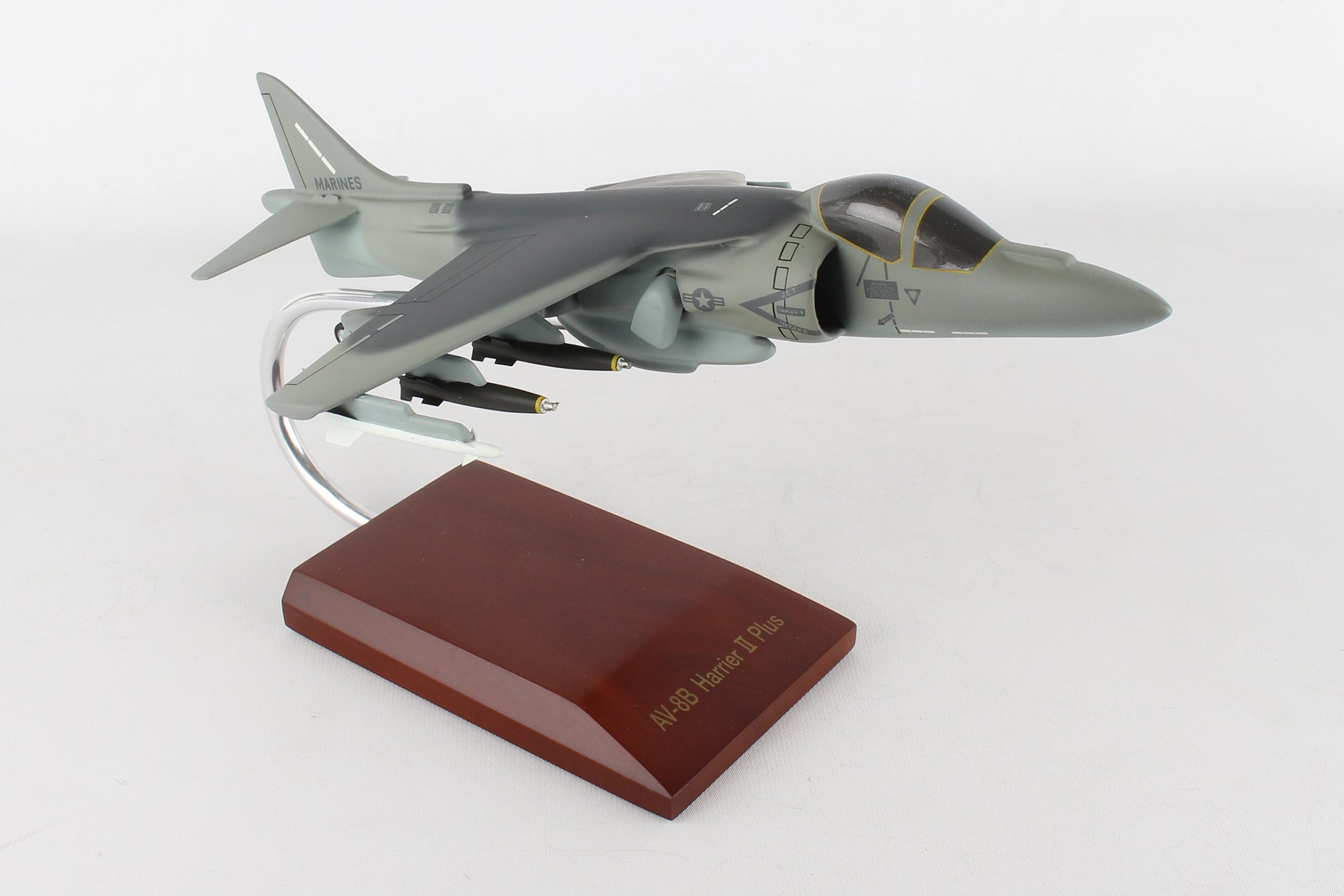 Executive Series C2148 Exec Ser Av-8B Harrier Ii Usmc 1/48 (Cah1Tr)
