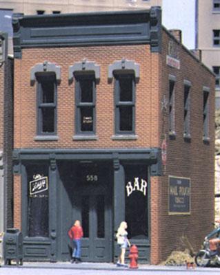 Design Preservation Models 10100 HO Scale Kelly's Saloon - Woodland Scenics DPM Landmark Structures(R) -- Kit - 2-3/4 x 4" 7 x 10.2cm