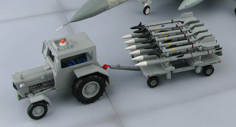 Hobby Master HD3005B 1/72 Scale Modern Weapon Loading Set Ii