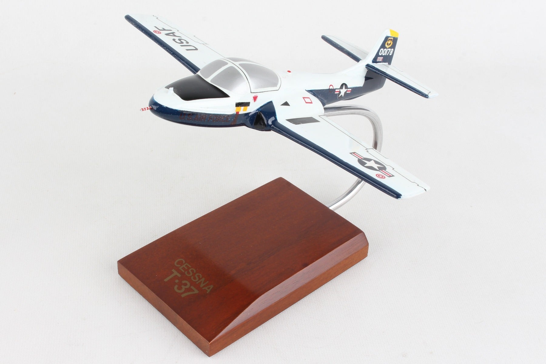 Executive Series B0348T32W Exec Ser T-37B Tweetie Bird (Blue/White) 1/48 (Ct37Bt)