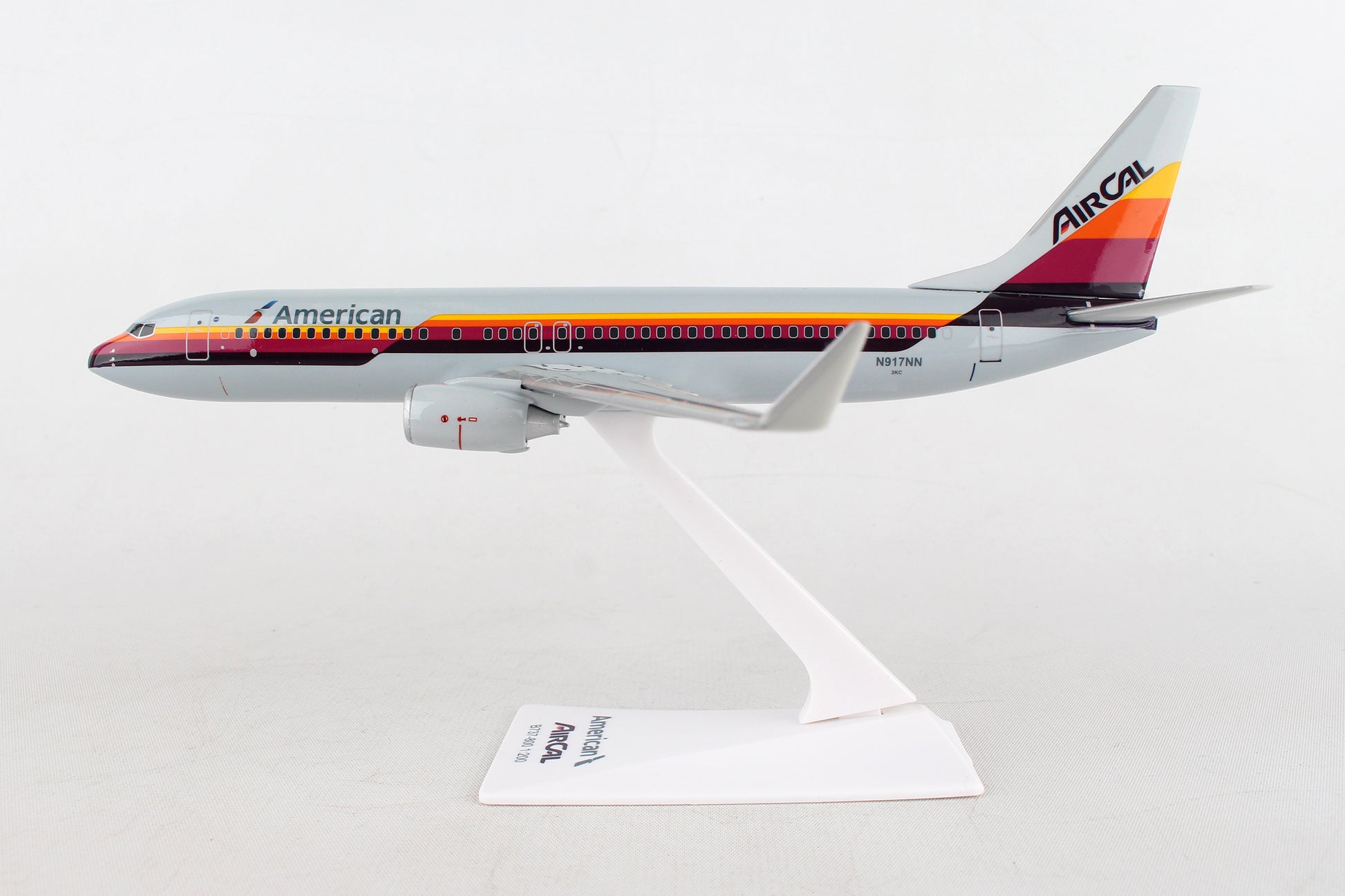 Flight Miniatures LP4129AC B737-800 American 1/200 Aircal