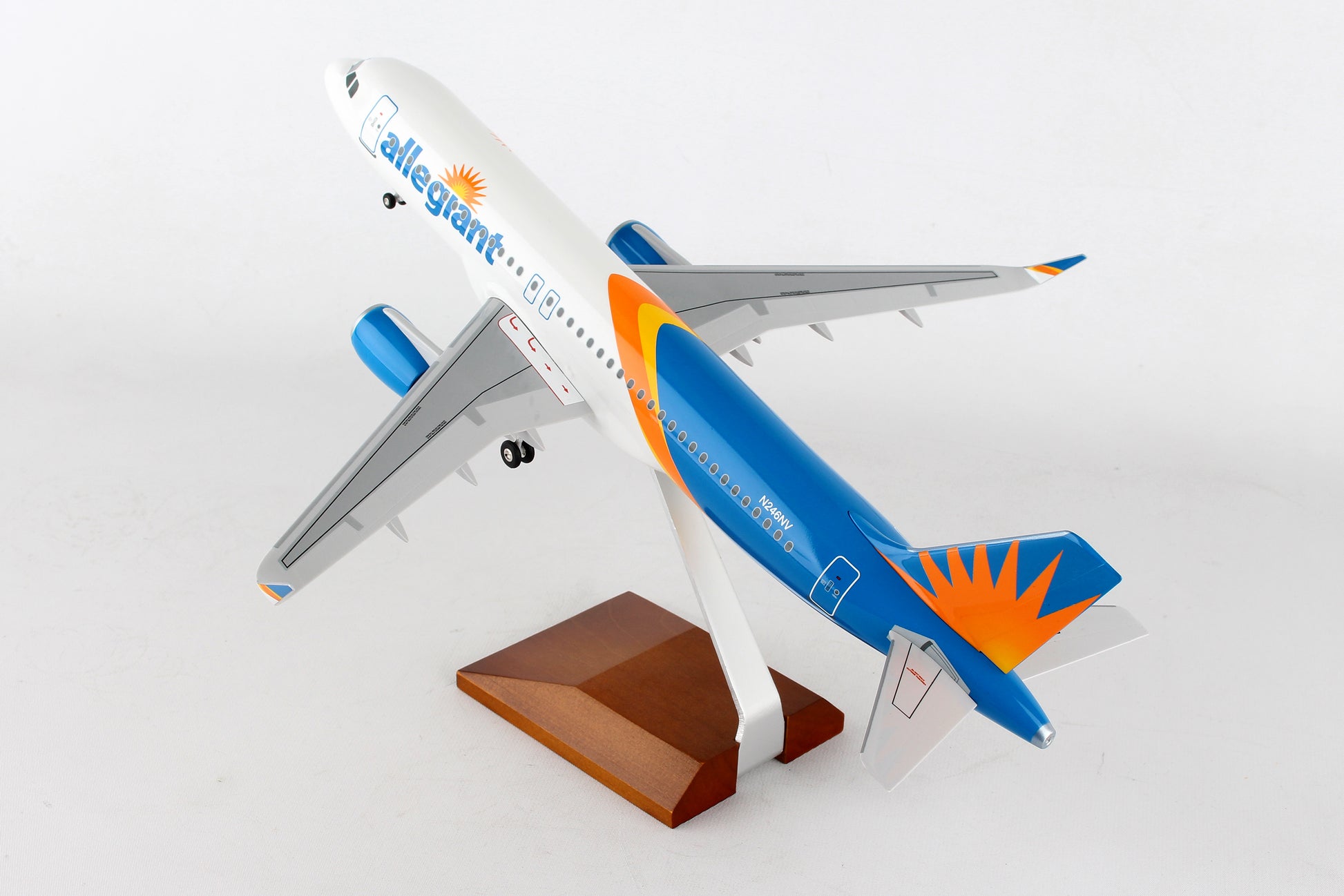 Skymarks Supreme SKR8329 Skymarks Allegiant A320 1/100 New Livery W/Wood Stand &Gear
