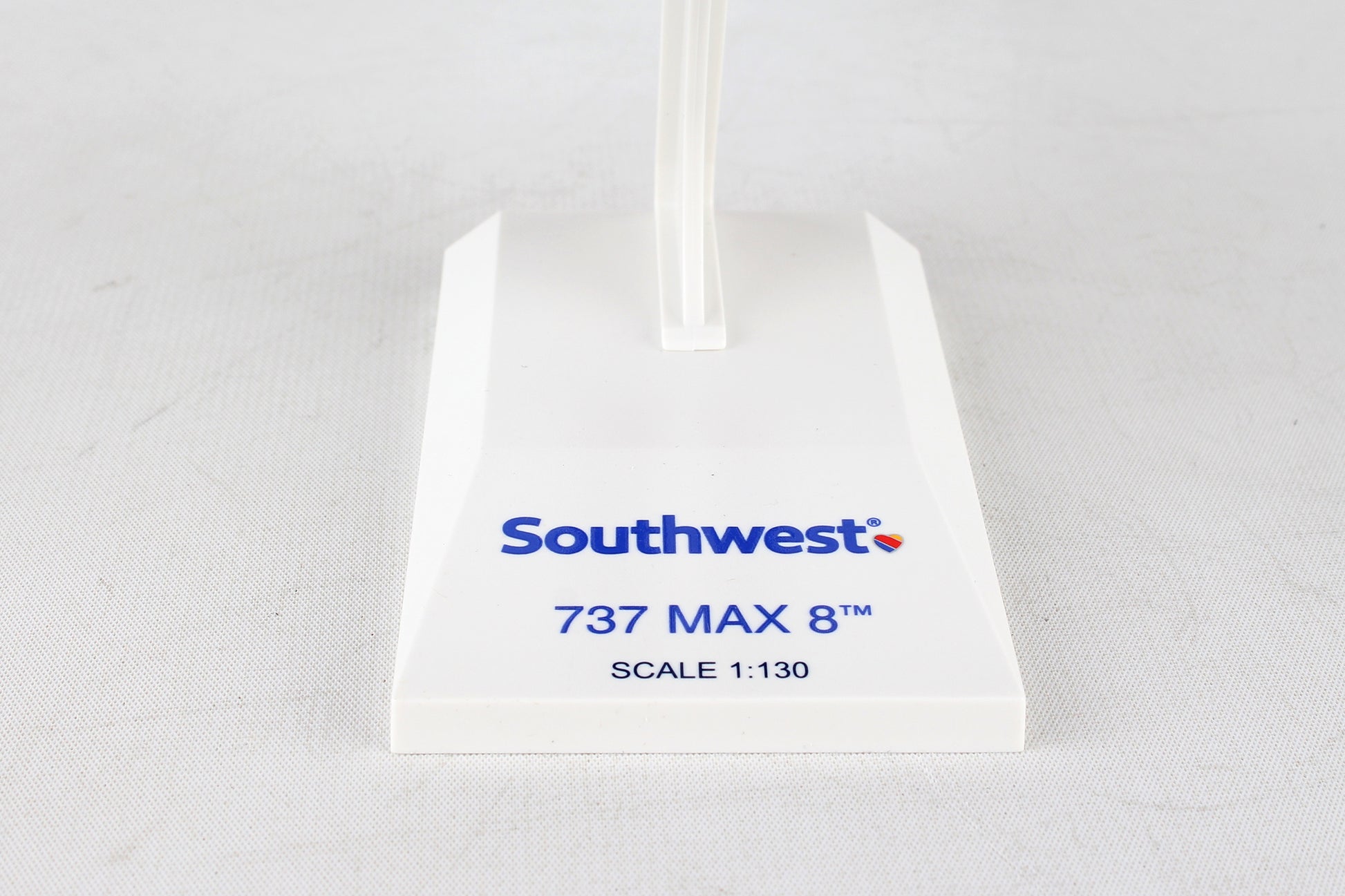 Skymarks SKR938 Skymarks Southwest 737-Max8 1/130 W/Wifi Dome