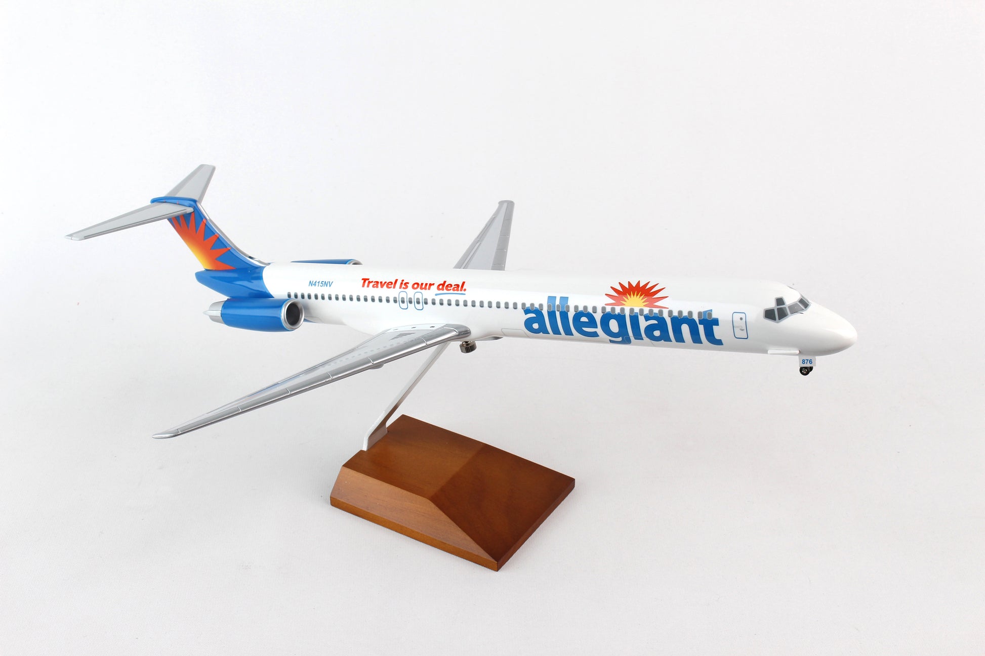 Skymarks Supreme SKR8611 Skymarks Allegiant Md-80 1/100 W/Gear & Wood Stand N415Nv