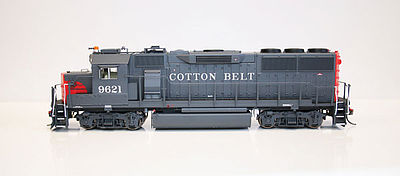 Fox Valley Models 20301 HO Scale EMD GP60 - Standard DC -- Cotton Belt SSW #9621 (gray, red)