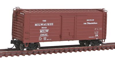 Fox Valley Models 90222 N Scale Short-Rib 40' Rib-Side Boxcar - Ready to Run -- Milwaukee Road #21632 (Boxcar Red, Hiawathas Slogan)