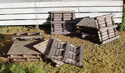 GCLaser 11105 HO Scale Pallets -- Kit - pkg(24)