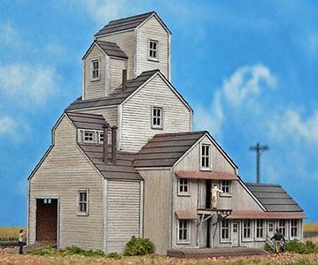GCLaser 5320 Z Scale County Co-Op w/Office - Kit (Laser-Cut Wood) -- 3-1/4 x 4-1/16 x 3-3/4" 8.3 x 10.3 x 9.5cm