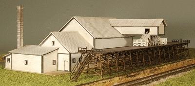 GCLaser 5526 Z Scale Icehouse with Platform - Kit (Laser-Cut Wood) -- 8-3/4 x 4-3/4 x 2-3/4" 22.2 x 12.1 x 7cm