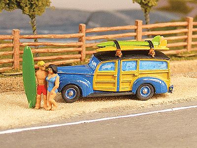 GHQ 57018 N Scale Woody Station Wagon w/Surfboards & Surfers - Kit -- Unpainted