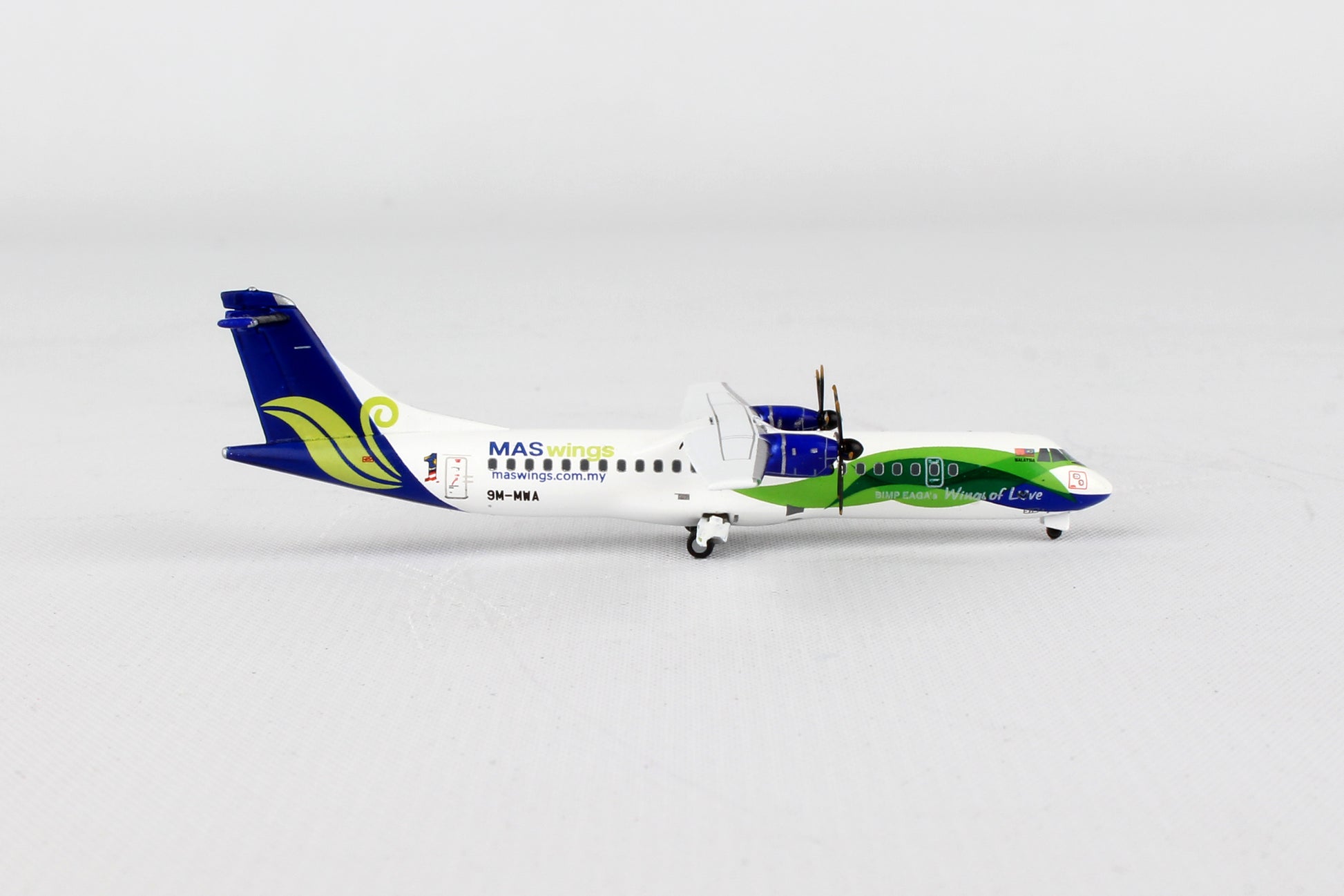 Gemini Jets GJ1600 Gemini Maswings Atr72-500 1/400 Reg#9M-Mwa