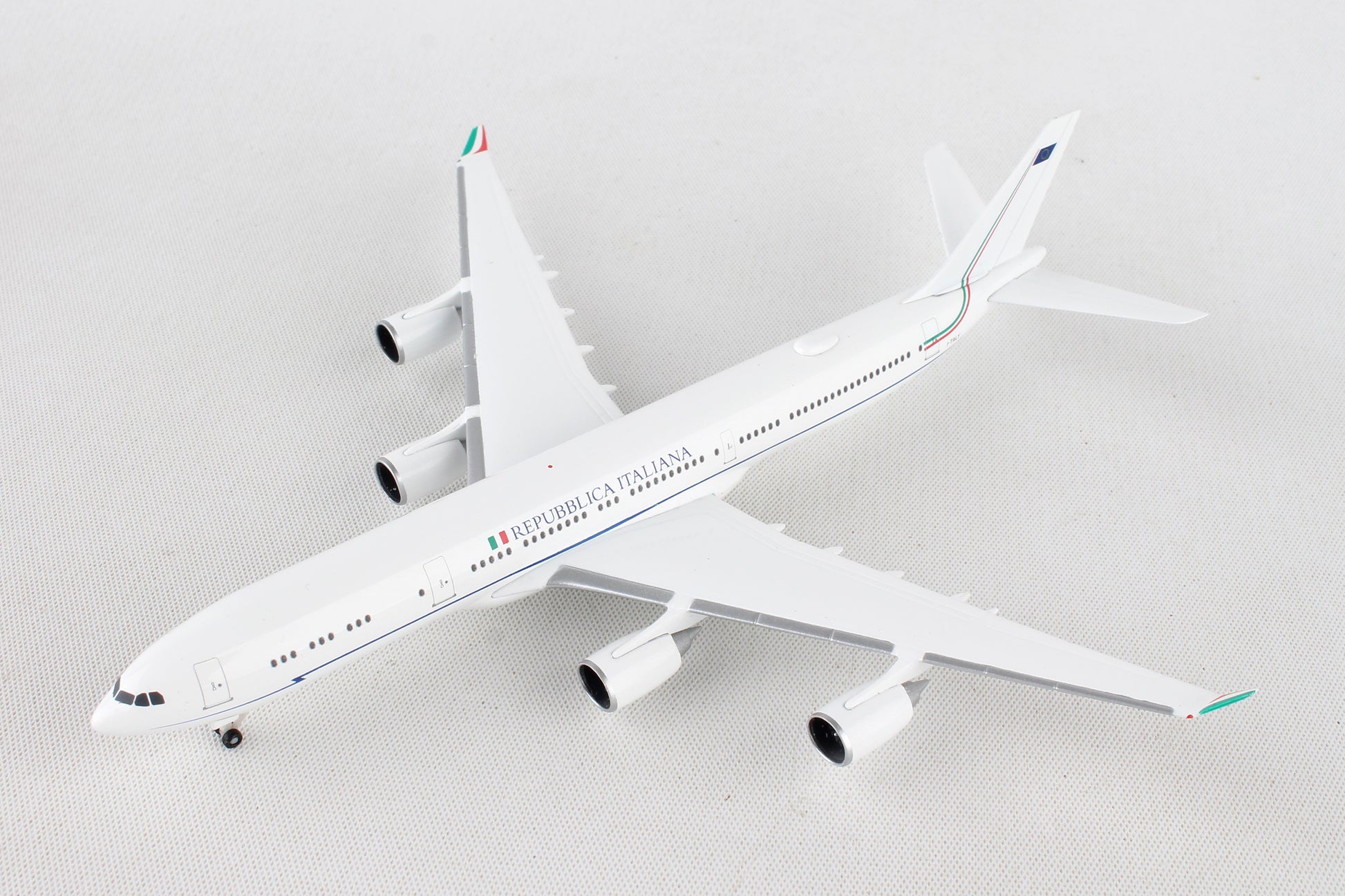 Herpa Wings HE530385 Italian Air Force A340-500 1/500