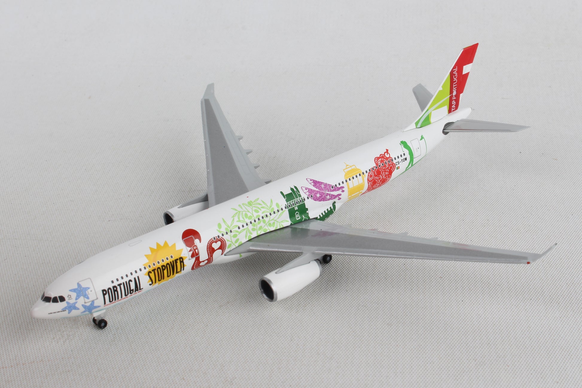 Herpa Wings HE530934 Tap A330-300 1/500 Portugal Stopover Cs-Tow