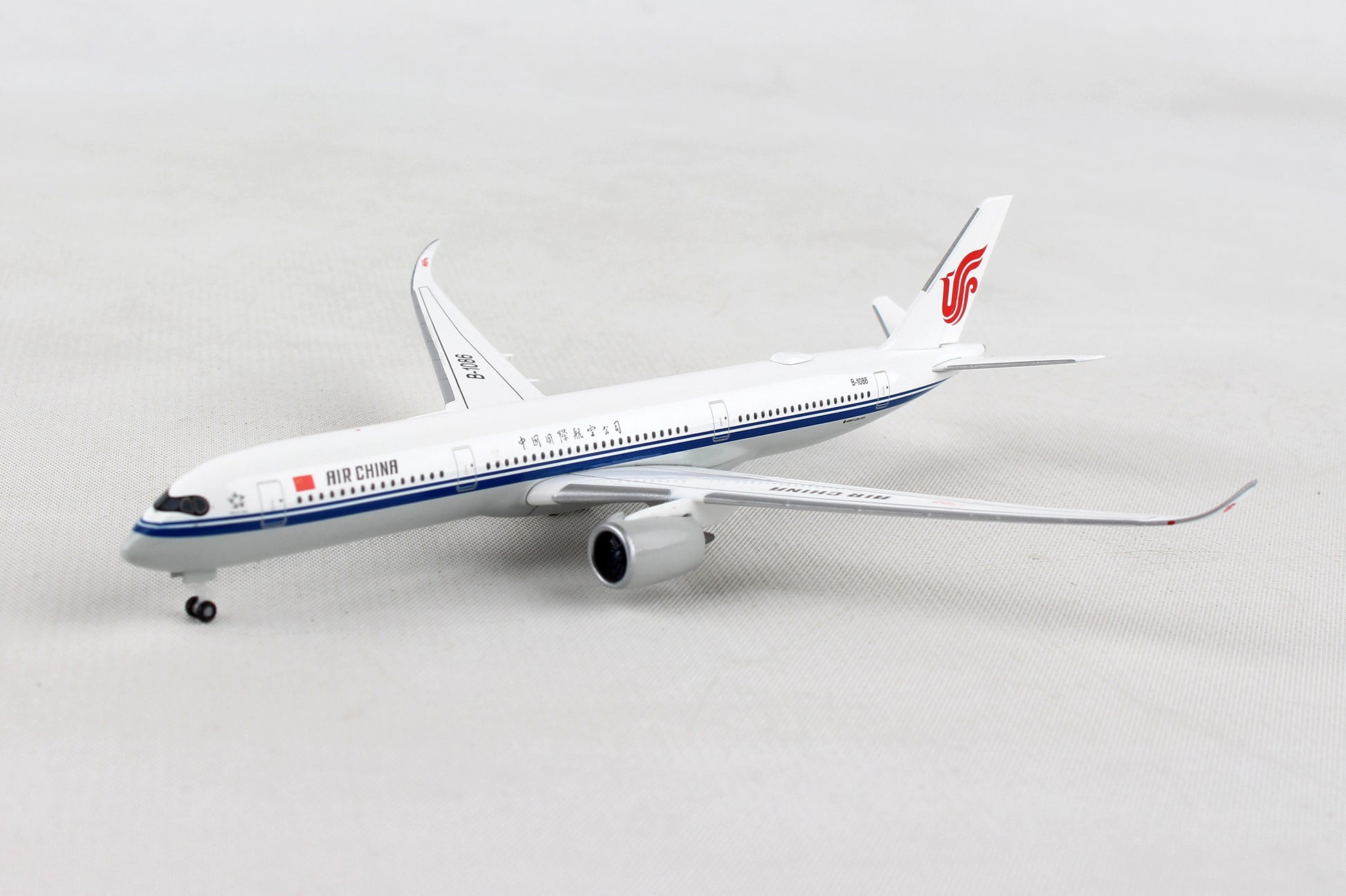 Herpa Wings HE531917 Air China A350-900 1/500