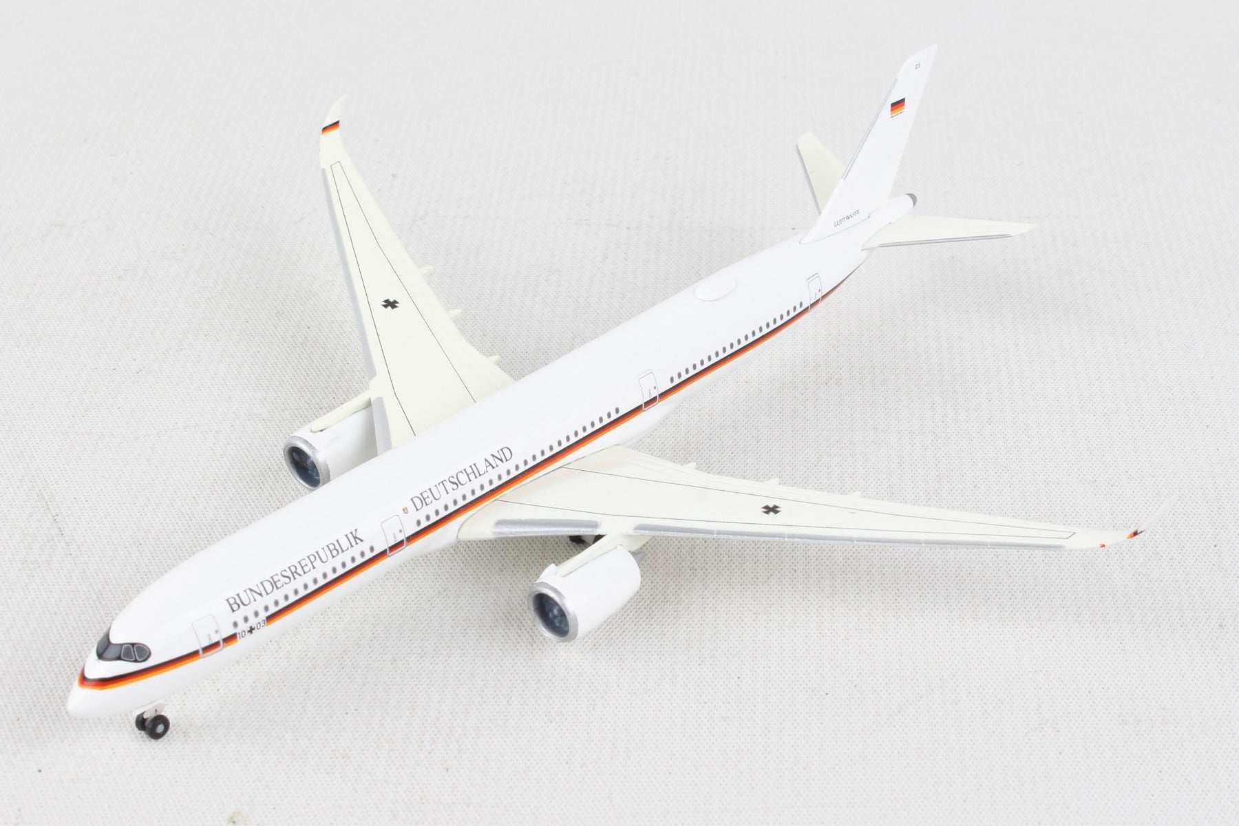 Herpa Wings HE534468 Luftwaffe A350-900 1/500 Flugbereitschaft