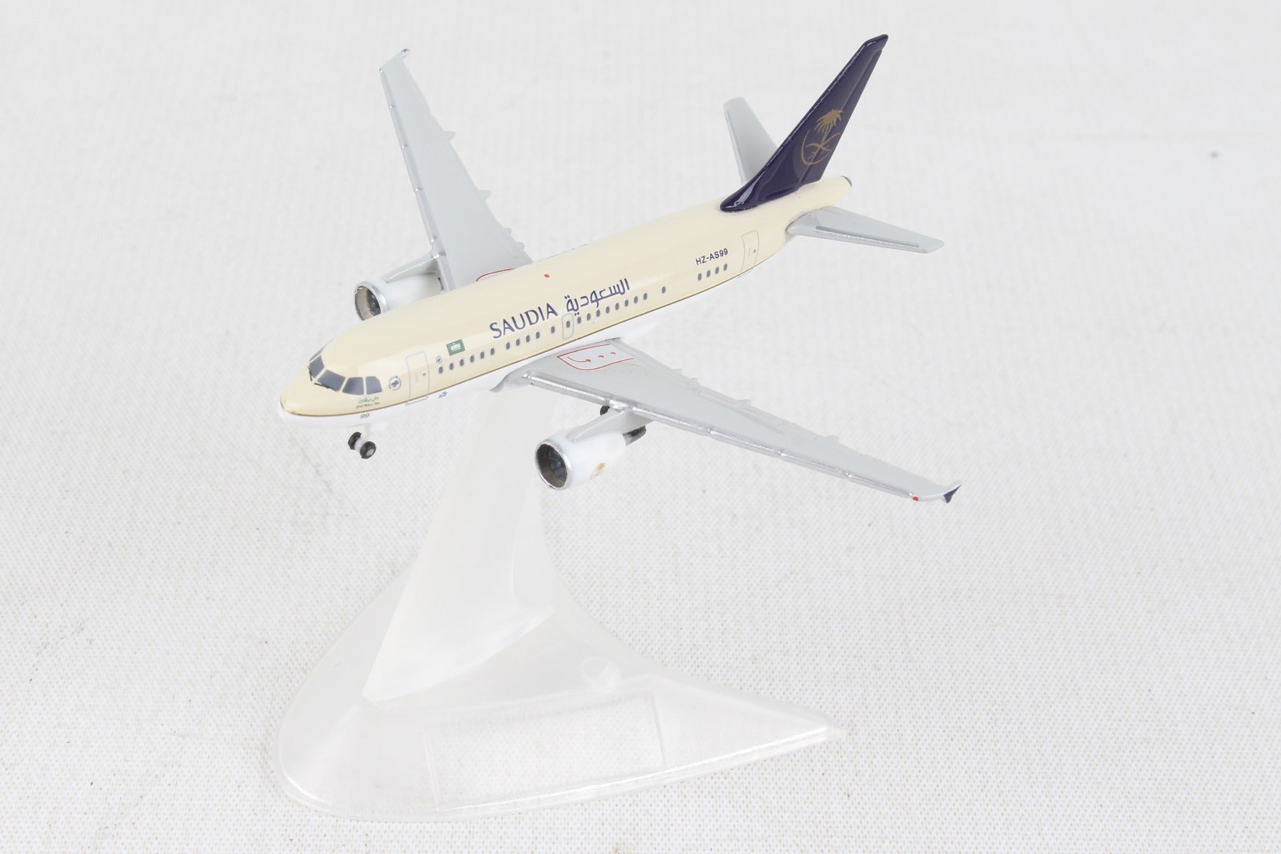 Herpa Wings HE534727 Saudia Royal Flight A318 1/500