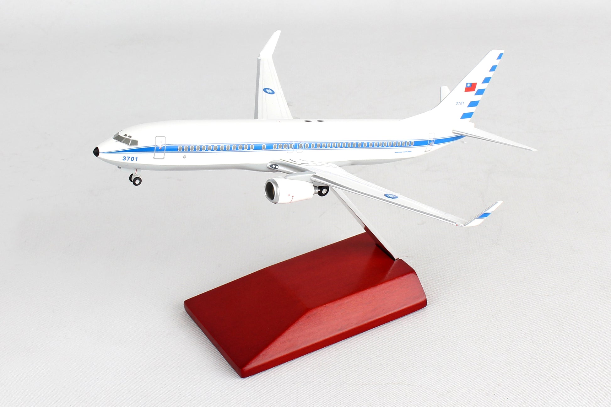 Hogan Wings HG10161GRMU Rocaf 737-800W 1/200 W/Wood Stand/Gear #3701