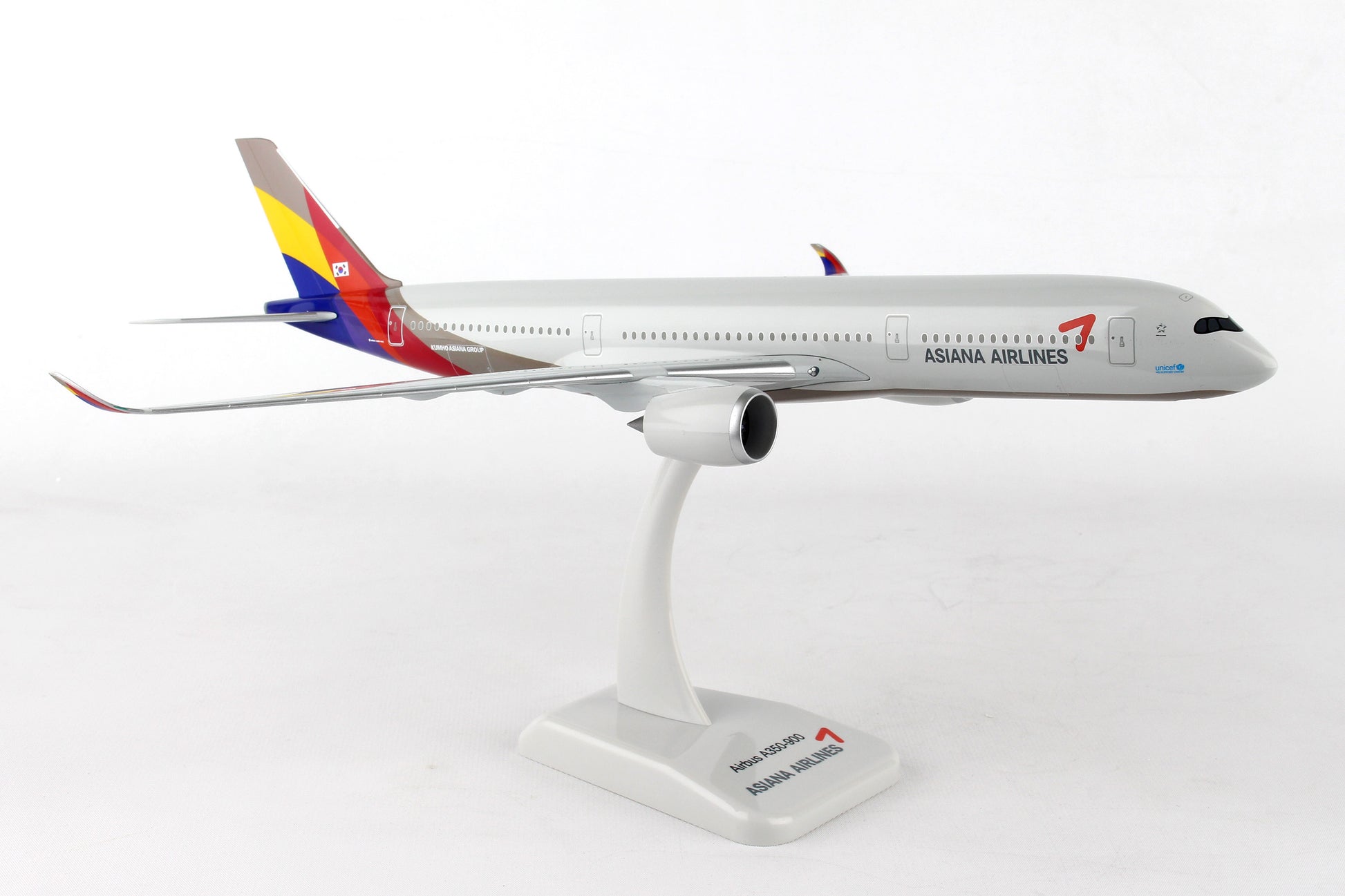 Hogan Wings HG10307G Asiana A350-900 1/200 W/Gear Reg#Hl8078
