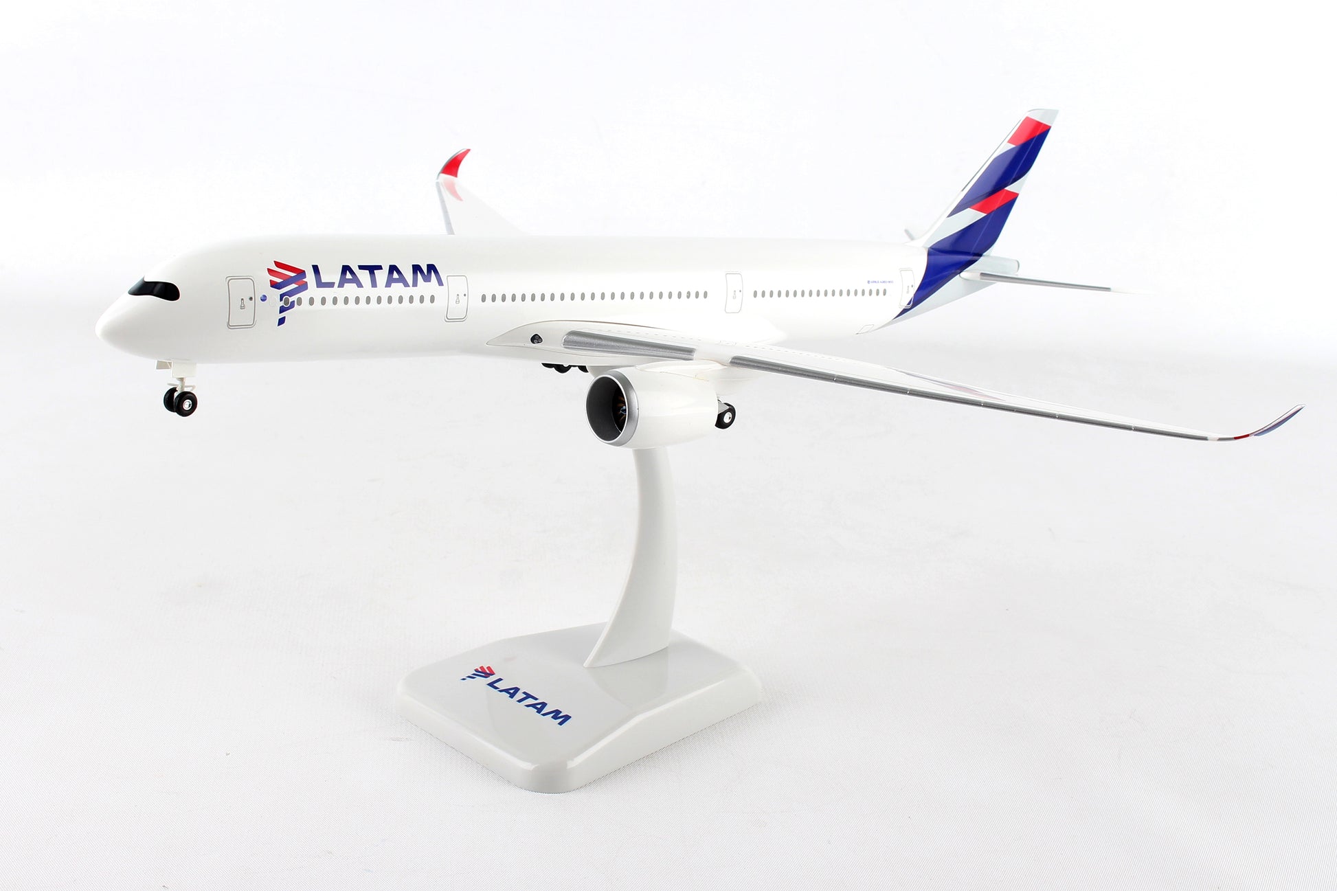 Hogan Wings HG10741G Latam A350-900 1/200 W/Gear