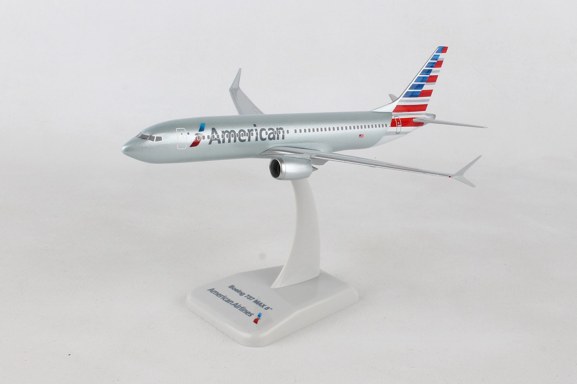 Hogan Wings HG10918G American 737Max8 1/200 W/Gear