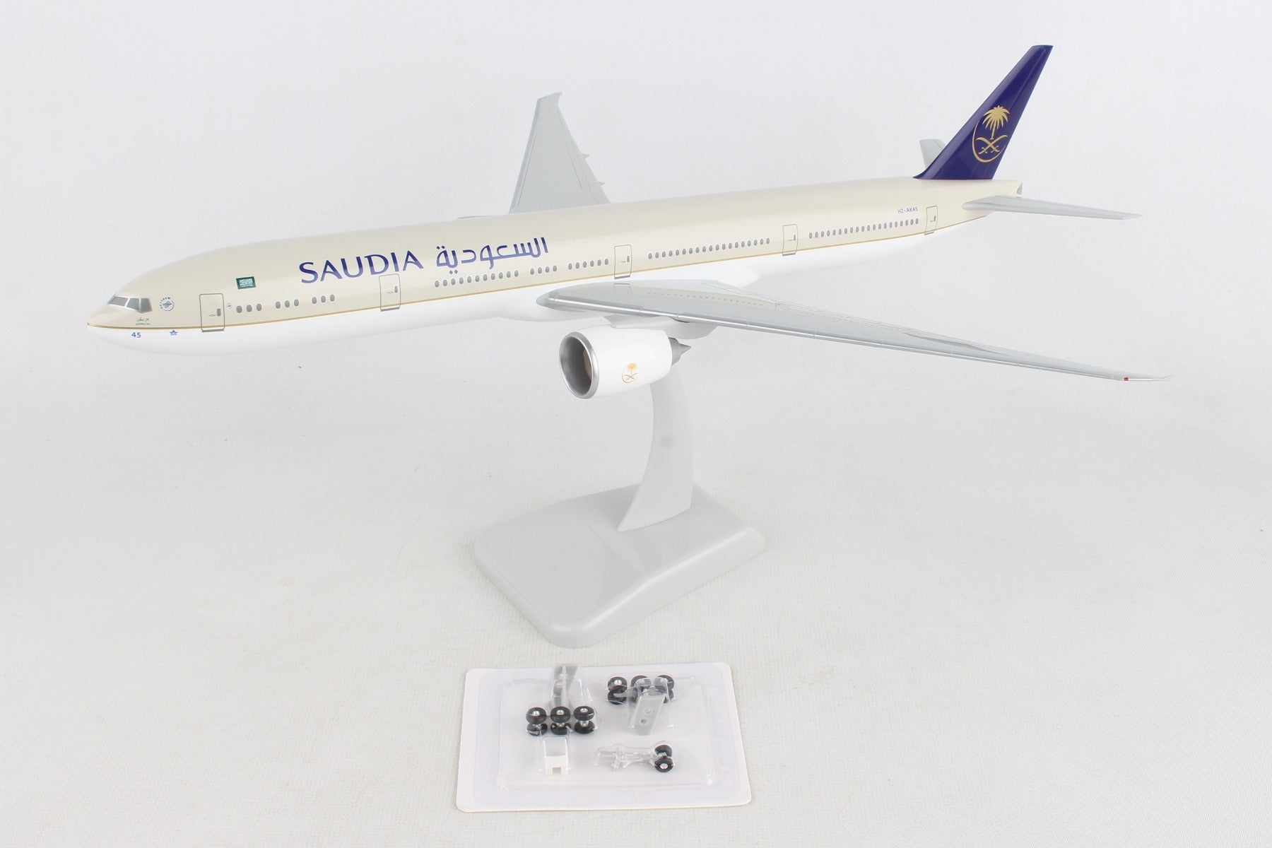 Hogan Wings HG11175G Saudi 777-300Er 1/200 W/Gear Reg#Hz-Ak45