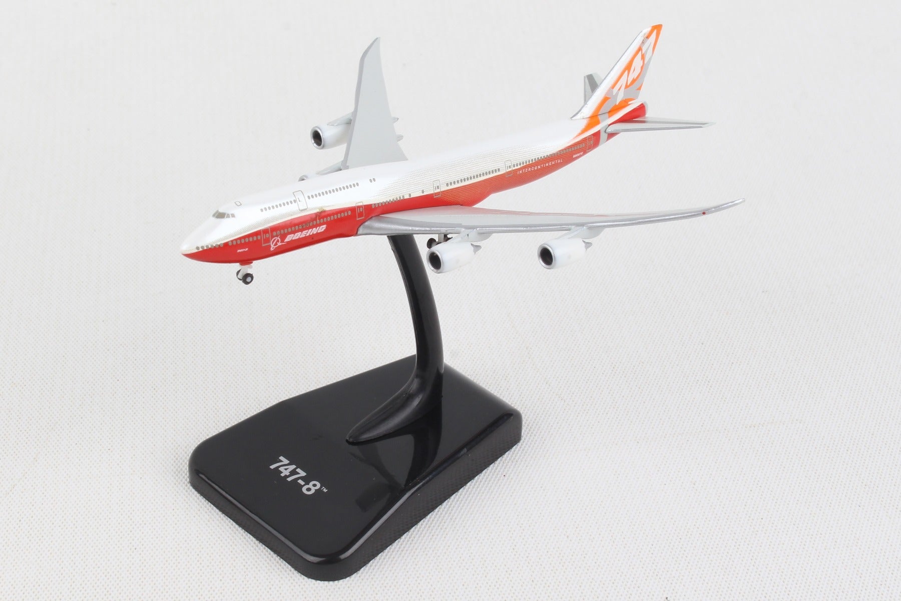 Hogan Wings HG5408G Boeing 747-8 1/1000 Rollout Livery Reg#N6067E