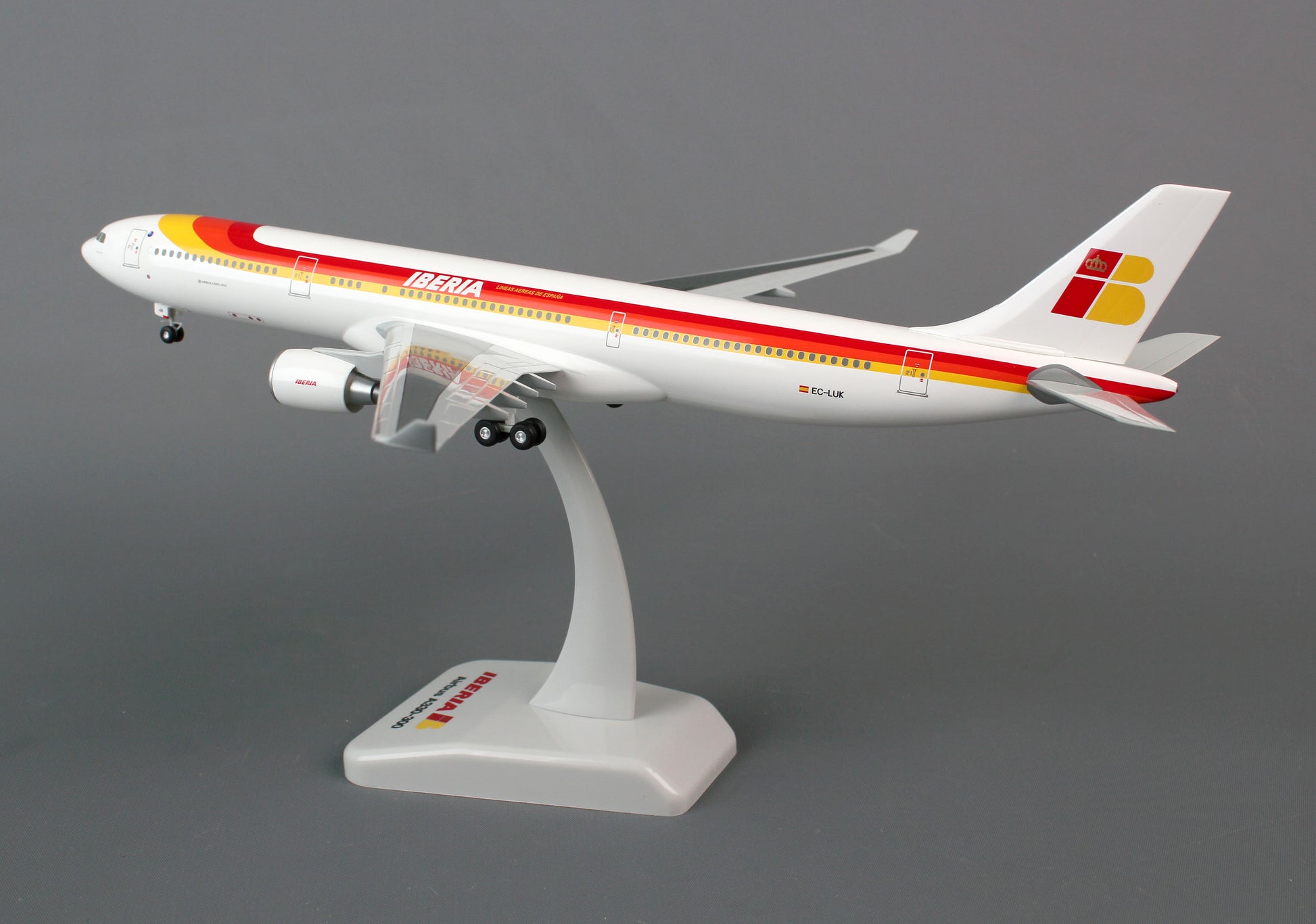Hogan Wings HG5668G Iberia A330-300 1/200 W/Gear Reg#Ec-Luk