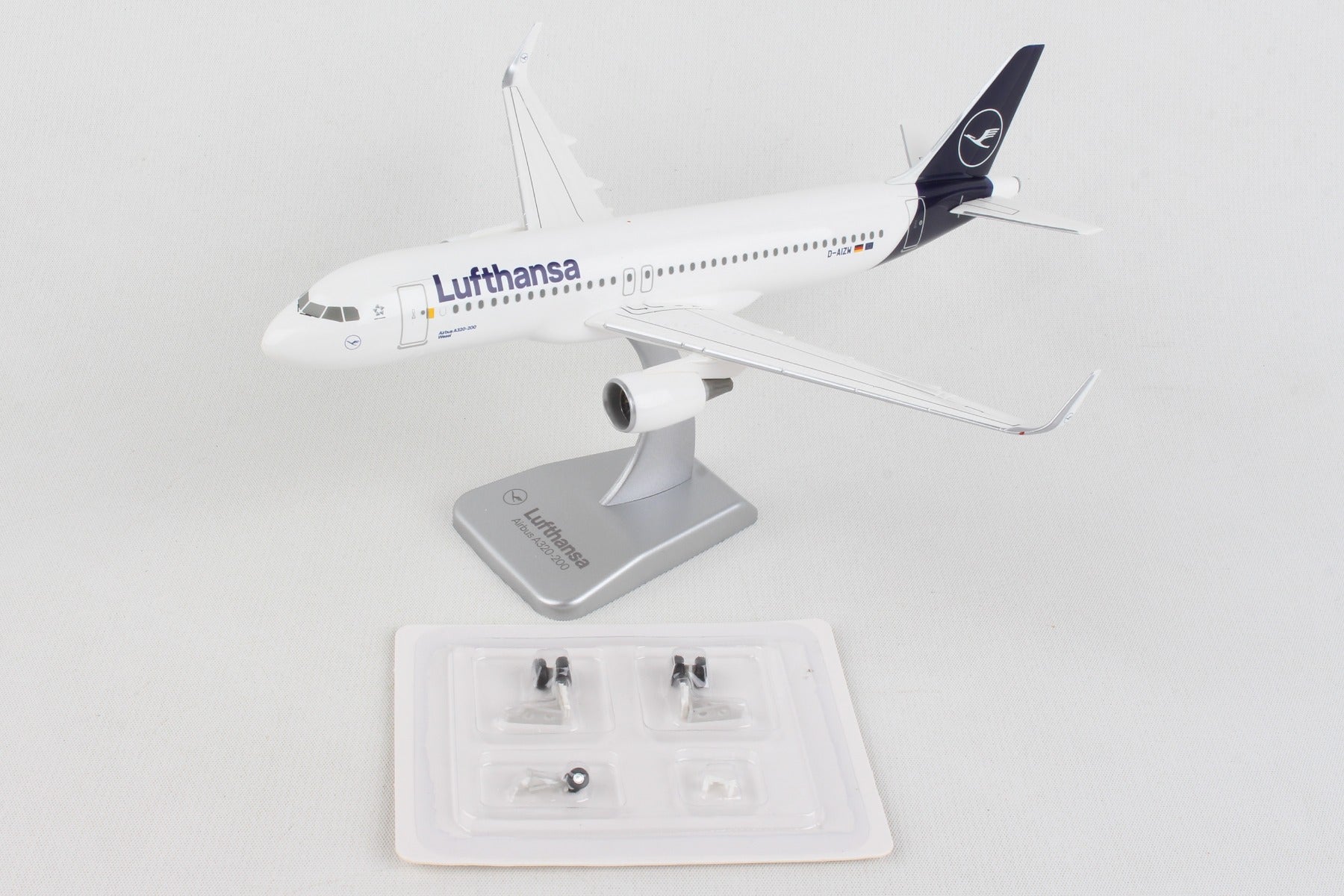 Hogan Wings HGDLH006 Lufthansa A320 1/200 New Livery Reg#D-Aizw W/Gear