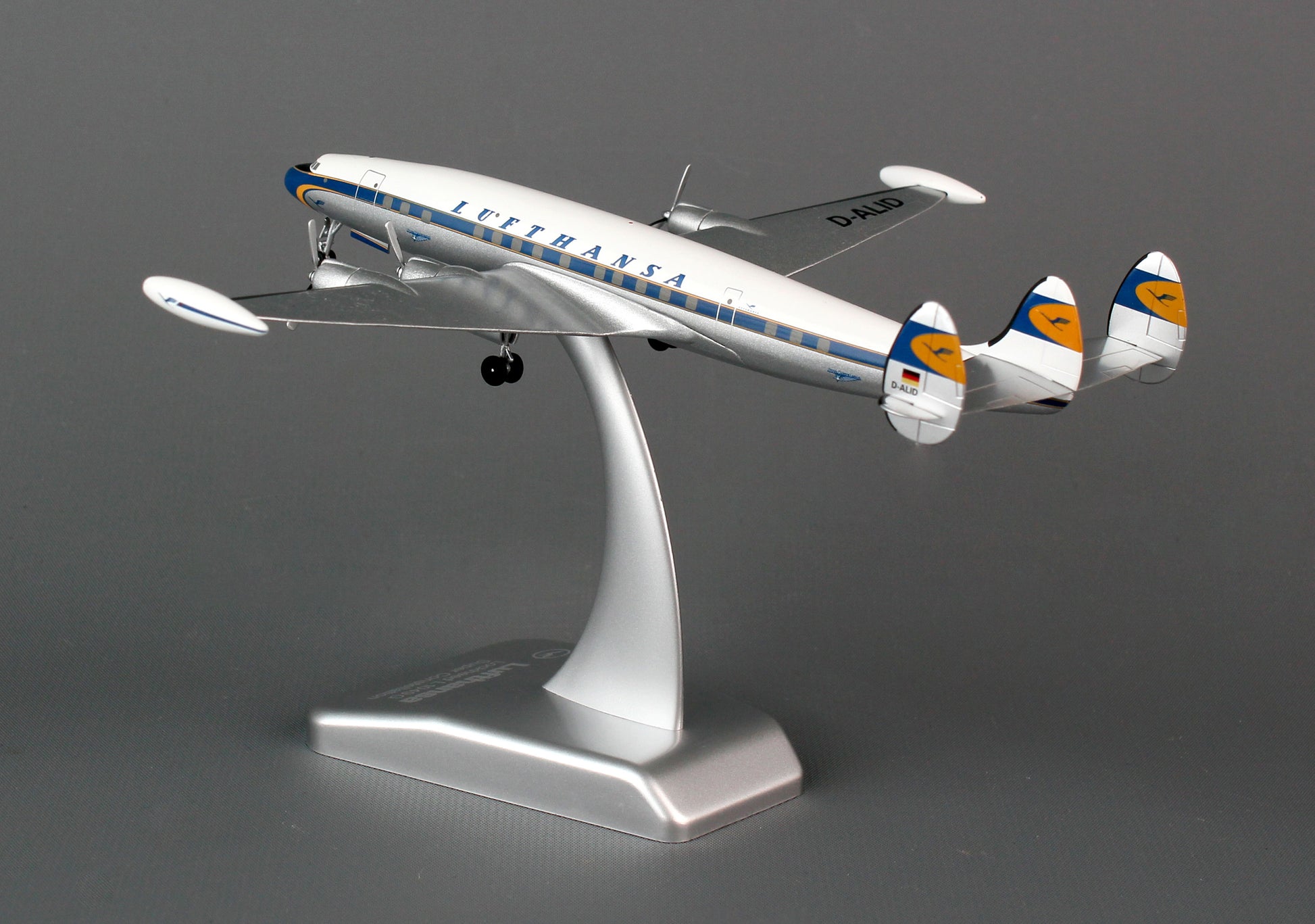 Hogan Wings HGLH16 Lufthansa L1049 1/200 Reg#D-Alid Die-Cast