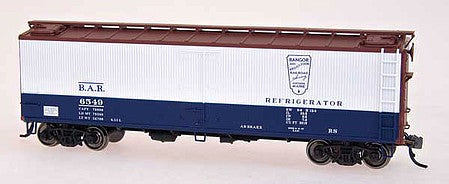 Intermountain Railway 34465 HO Scale 40' Wood Refrigerator Car - Ready to Run -- Bangor & Aroostook (white, Boxcar Red, blue)