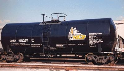 Intermountain Railway 47802 HO Scale Trinity 19,600-Gallon Tank Car - Ready to Run -- Minnesota Corn Processors DMIX (black, white, green, yellow)