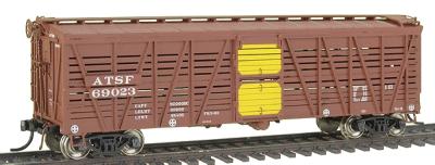 Intermountain Railway 47911 HO Scale Santa Fe Class Sk-S Double-Deck Stock Car - Ready to Run -- Santa Fe 1938-43 w/AB Brakes (Late, Boxcar Red, yellow)