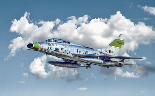 Italeri 1398 1/72 F100F Super Sabre USAF Fighter