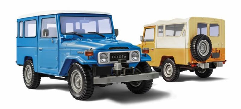 Italeri 3630 1/24 Toyota BJ44 Land Cruiser (Build Soft or Hardtop Version)