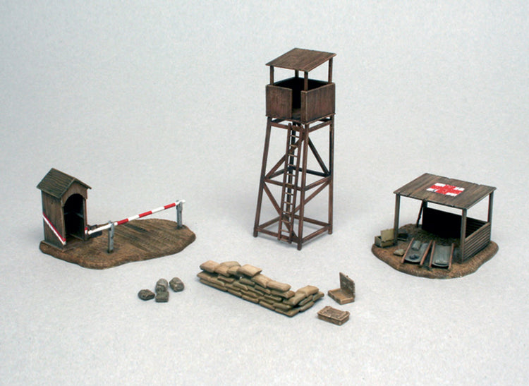 Italeri 6130 1/72 WWII Battlefield Buildings (First-Aid Post, Check Point & Tower)
