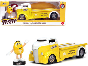 Jada 33425 1/24 Mars 1947 Ford COE Flatbed w/Yellow M&M's Figure