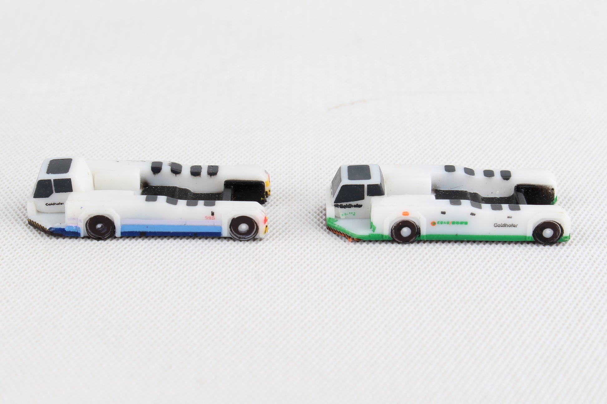 JC Wings JC4GSE010 Jcwings Push Back Tug 4 Pack, 2 China, 2 Eva