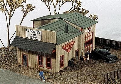 JL Innovative 140 N Scale LaBosky's Auto Repair -- Kit