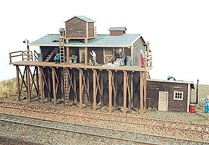 JL Innovative 191 HO Scale Brookside Ice House -- Kit - 5-3/8 x 9" 13.6 x 22.5cm