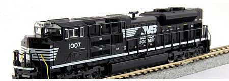 Kato 1768513 N Scale EMD SD70ACe with Cab Headlight - Standard DC -- Norfolk Southern #1001 (black, Horse Head Logo)