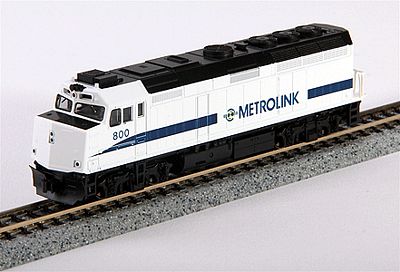 Kato 1769005 N Scale EMD F40PH Commuter Version - Standard DC -- Southern California Metrolink SCAX #800 (White, blue, black)