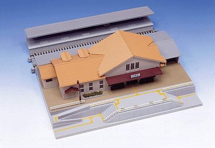 Kato 23126 N Scale Suburban Station for Double Track Plate