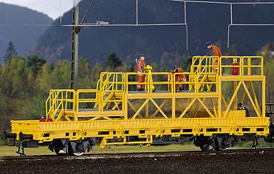 Kibri 26262 HO Scale Robel Railway Maintenance Vehicle w/Work Platform - Ready to Run -- Yellow, Black