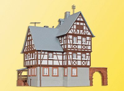 Kibri 38901 HO Scale Miltenberg Gatehouse -- 14 x 13.5 x 16cm