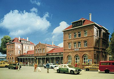 Kibri 39371 HO Scale Calw Station -- 21-11/16 x 6-5/16 x 6-5/16" 55 x 16 x 16cm