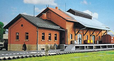 Kibri 39462 HO Scale Freight House w/Loading Dock -- 18-1/2 x 5-1/2" 47 x 14cm