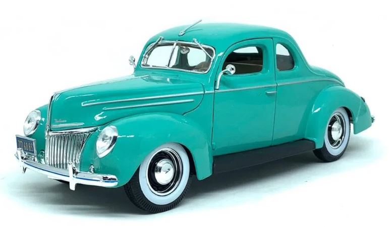 Maisto 31180GRN 1/18 1939 Ford Deluxe Tudor (Green)