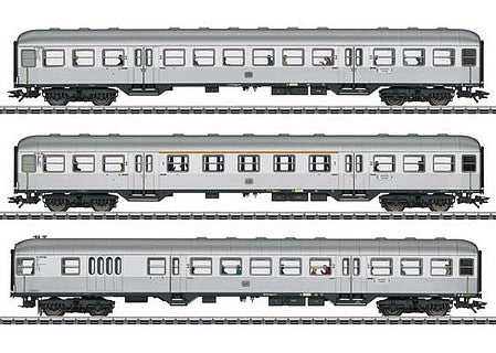 Marklin 41275 HO Scale Silver Coins Passenger 3-Car Set with Figures - 3-Rail - Ready to Run - Inside -- German Federal Railroad 31 101, 41738, 96 269 (Era III 1965, silver)