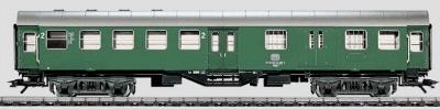 Marklin 4133 HO Scale Coach w/Baggage Area -- 2nd Class