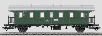 Marklin 4314 HO Scale Local 2nd Class Coach -- German Federal Railway